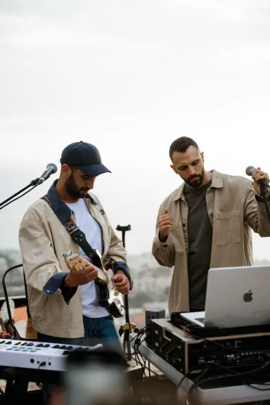 بعد غياب ست سنوات.. زاب ثروت يعود بألبوم ”بيروت” مع ملاخ