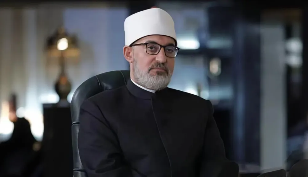 مفتي الجمهورية يدين التفجير الإرهابي الذي استهدف مسجدًا داخل مجمع للمدارس بالعاصمة الإندونيسية جاكرتا