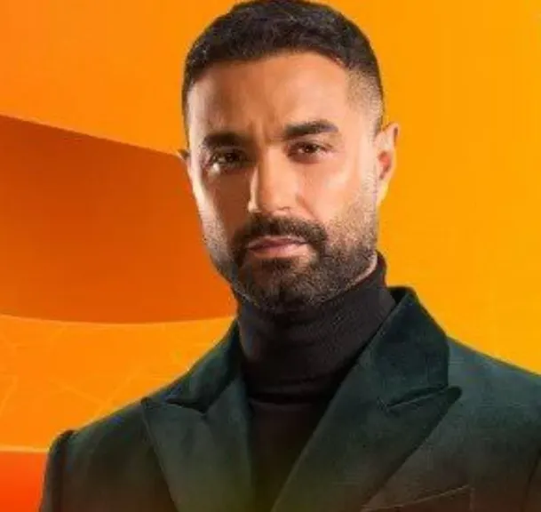 كريم فهمي ينعي والد محمد رمضان: البقاء لله ربنا يصبركم