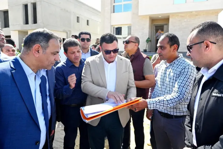 وزير الإسكان يتفقد مشروعي M8 by the lake وبوغاز توصيل المياه لبحيرة نيو مارينا