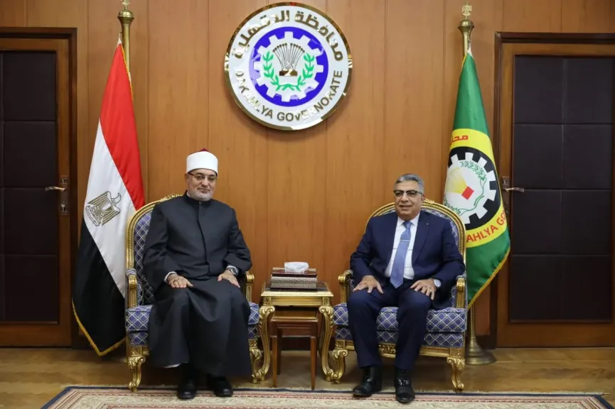 محافظ الدقهلية يستقبل مفتي الجمهورية في إطار احتفال جامعة المنصورة بعيد العلم