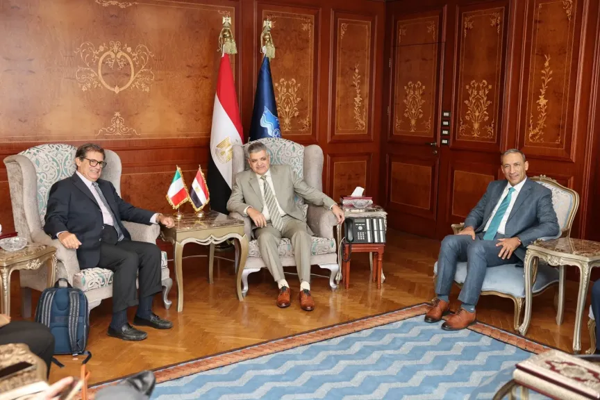 الفريق أسامة ربيع: ”تحسن مؤشرات الملاحة بالقناة خلال شهر أكتوبر الماضي”