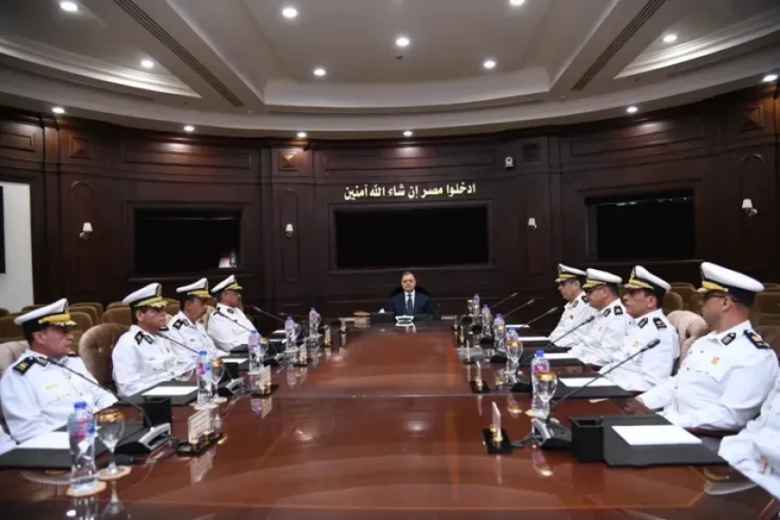 وزير الداخلية يراجع إجراءات تأمين انتخابات مجلس النواب مع مساعديه
