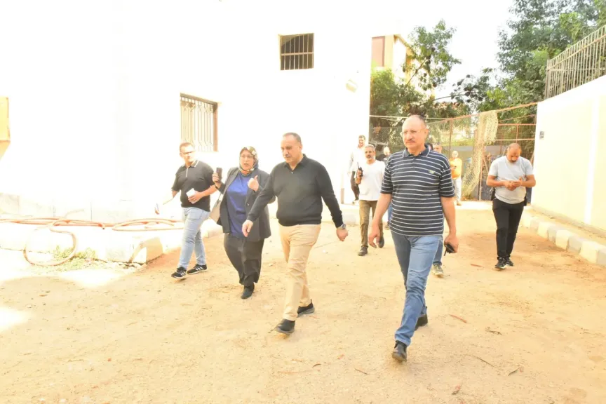 محافظ أسيوط يتفقد مدرسة التربية الفكرية