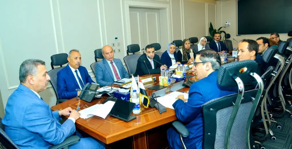 التموين تبحث إنشاء المركز اللوجيستي العالمي لتخزين وتوزيع الحبوب بميناء شرق بورسعيد