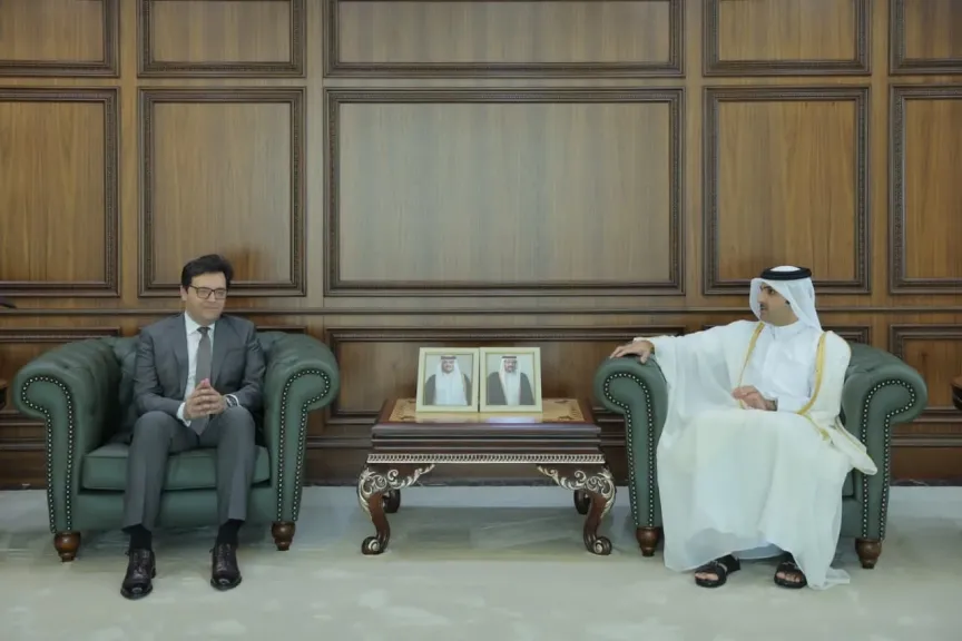 وزير الثقافة المصري يبحث في الدوحة توسيع التعاون الثقافي والتحضير لمشاركات كبرى بين البلدين