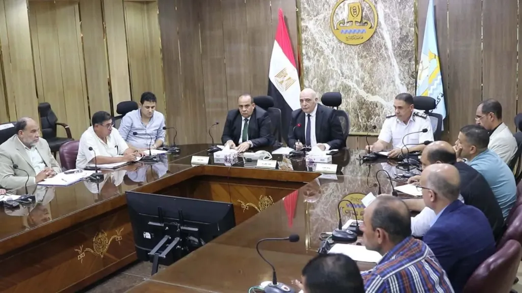 محافظ كفرالشيخ: اجتماعاً للجنة العليا للمواقف لتعزيز منظومة النقل والتفاعل المباشر والفوري مع طلبات المواطنين