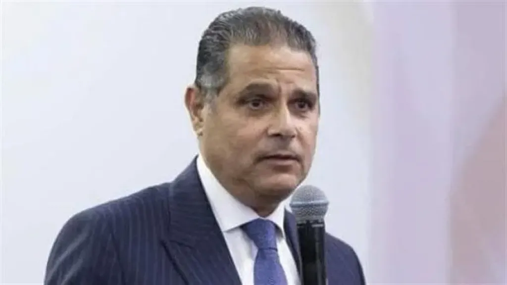 منصة للنهضة الصناعية.. برلماني يشيد بدور معرض الصناعة والنقل