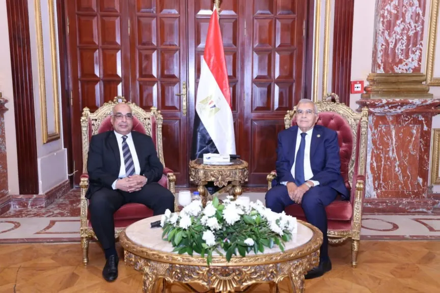 وزير العدل يزور رئيس مجلس الشيوخ لتهنئته بتولي منصبه