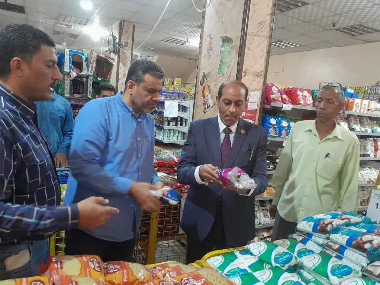 محافظ القليوبية: التوسع في مبادرة ”أسواق اليوم الواحد” لتغطية كل المدن والأحياء بتخفيضات تصل لـ30%