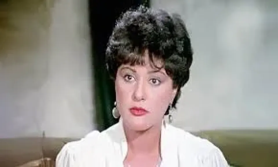 معالى زايد.. كيف جمعت بين التمثيل والفن التشكيلى بإبداع فريد؟