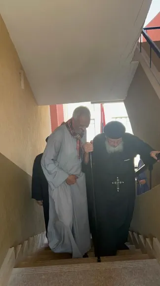 القساوسة والآباء الكهنة بشرق نيل نجع حمادي يشاركون في ماراثون الانتخابات البرلمانية: المشاركة واجب وطني