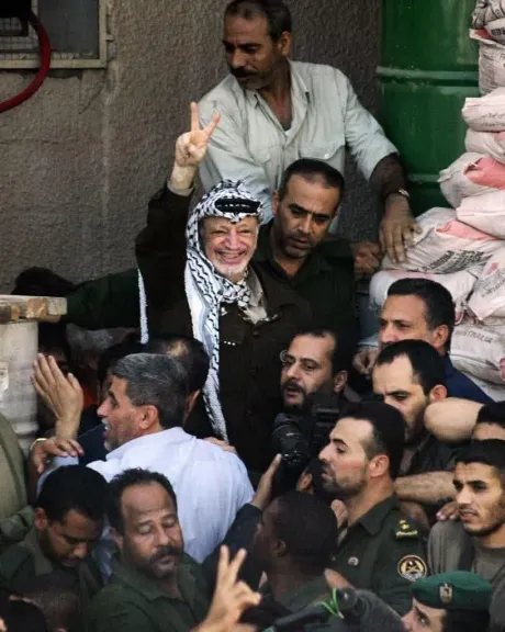 الاعلامي الفلسطيني زياد حلبي : عرفات ..الرجلُ الذي كان ملامحَ وطن !