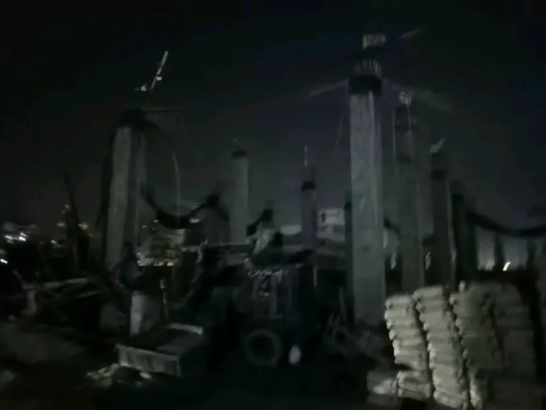 إصابة 12 عاملًا في انهيار سقف مصنع قيد الإنشاء بالمحلة الكبرى