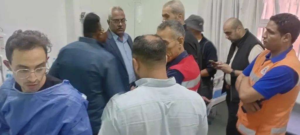 حادث تصادم أتوبيس سياحى بسيارة نقل في رأس غارب