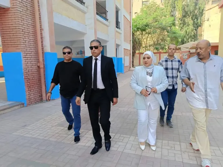 مدير «تعليم الجيزة» يتابع انتظام الدراسة بمدارس الدقي والعجوزة