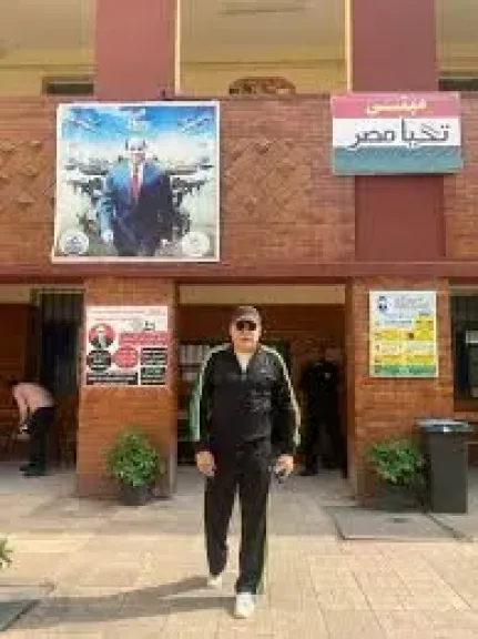 ” خليك إيجابي وشارك ” تامر عبد المنعم يدلي بصوته في انتخابات مجلس النواب بالدقي