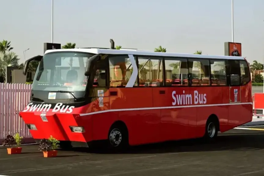 ”موعد التشغيل وثمن الرحلة”.. ماهو الأتوبيس البرمائي الذي ينتظره الشارع المصري ؟