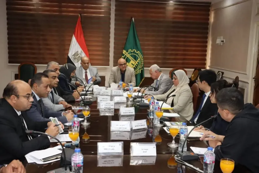 محافظ القليوبية يبحث مع وفد ”تيدا” الصينية تنفيذ مشروع ضخم لتحويل النفايات إلى طاقة كهربائية بمدينة أبو زعبل