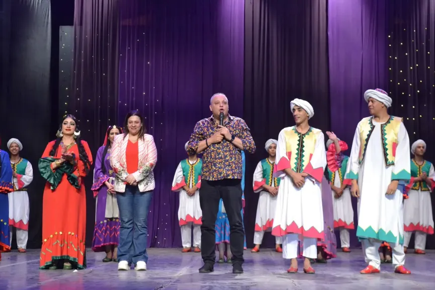 وسط إقبال جماهيري كبير..أمسية استعراضية مميزة على مسرح البالون بتوقيع فرقة رضا للفنون الشعبية ”صور ”