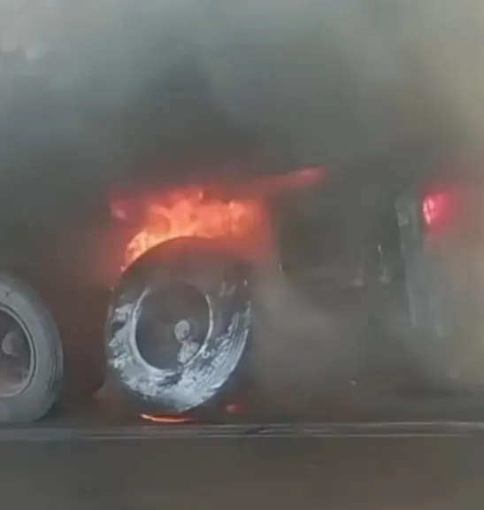 إحتراق خلفية مقطورة أعلى الدائري في بهتيم.. والحماية المدنية تتدخل سريعًا وتسيطر