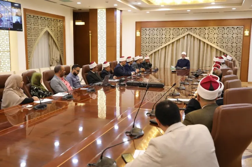 مفتي الجمهورية يتابع سير العمل بدار الإفتاء