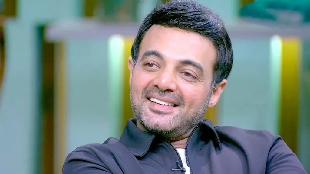 ”وضعٍ بالغ الخطورة”.. عمرو محمود ياسين يهاجم فوضى السوشيال ميديا ويطالب بتدخل الدولة