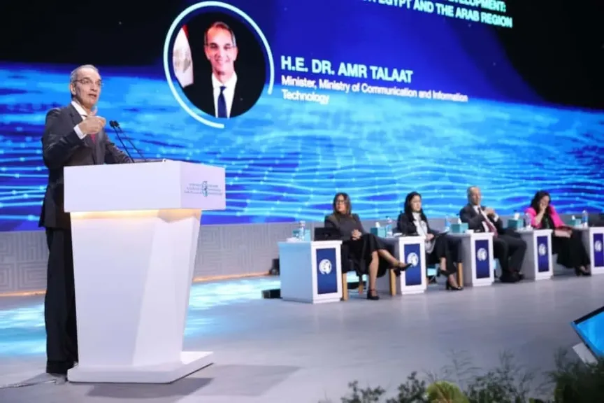 وزير الاتصالات :  تنفيذ مشروعات لاستخدام الذكاء الاصطناعي في الكشف المبكر عن عدد من الأمراض