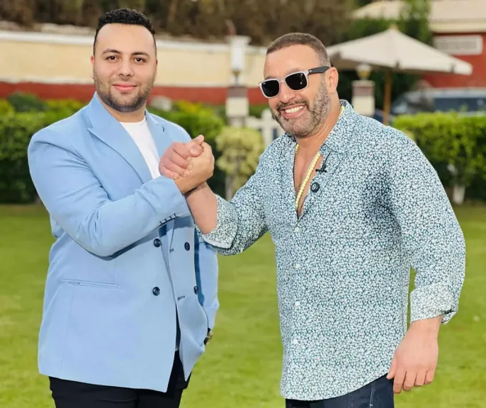 رسالة لافتة من أحمد السقا للمخرج محمد زكريا: «حضرتك الأستاذ الكبير»… والفيديو يحظى بإشادة واسعة
