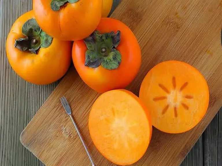 بداخلها كنوز من الفيتامينات.. تعرف على فوائد فاكهة الكاكا