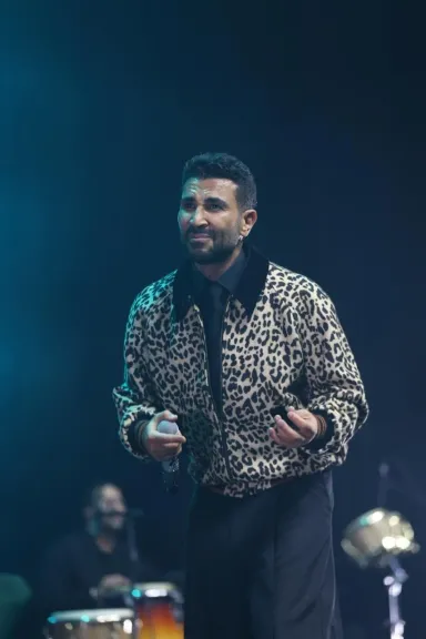 مصطفى كامل يطمئن جمهور أحمد سعد بعد تعرضه لحادث