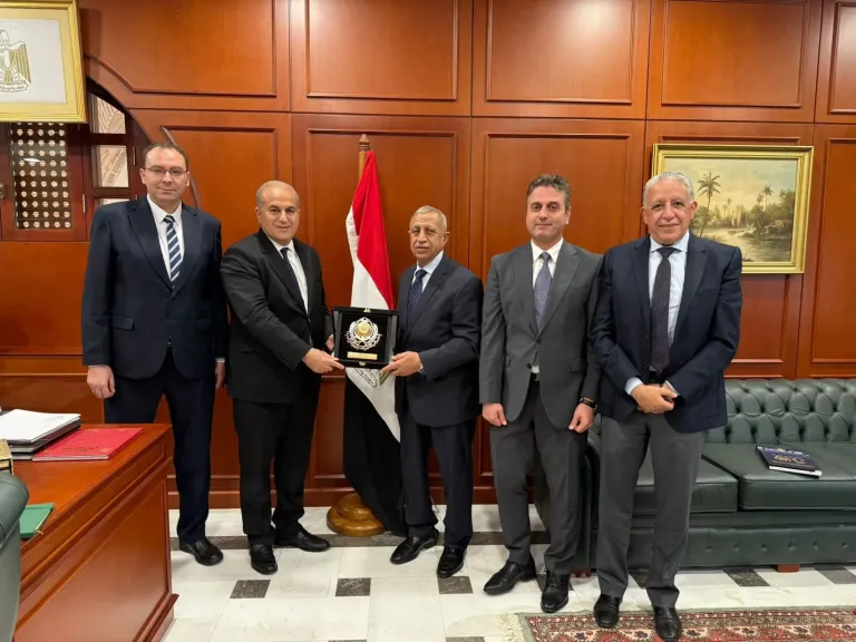 وفد الأكاديمية العربية للعلوم والتكنولوجيا والنقل البحري يلتقي سفير مصر في الرباط