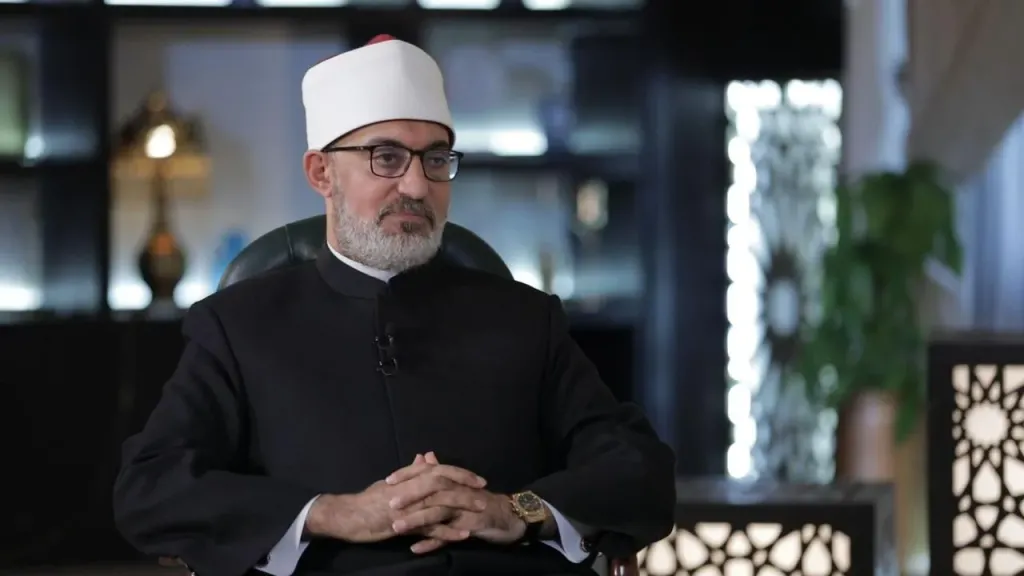 مفتي الجمهورية يُدين جريمة إحراق مسجد بالضفة الغربية ويدعو المجتمع الدولي لتحرك عاجل لوقف هذه الاستفزازات المتكررة