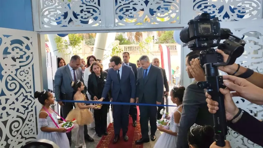 وزير الثقافة والمحافظ يشهدان أفتتاح اكاديمية الفنون بالإسكندرية .. ويكرّما عددًا من خريجي مسرح دفعة 2024\2025