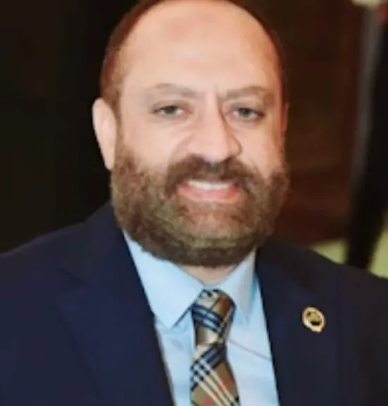 وسط منافسة قوية .. فوز المهندس  ”على زين ”  بعضوية مجلس إدارة غرفة الصناعات الكيماوية باتحاد الصناعات بالمركز الأول عن فئة المنشآت الصغيرة ومتناهية الصغر