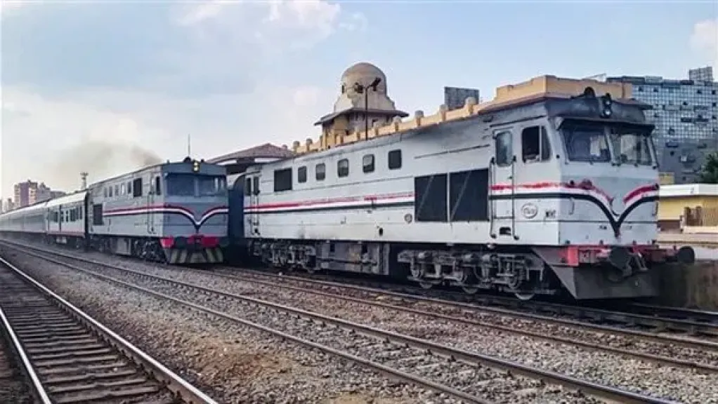 من السكة الحديد.. سرقة 9 أجهزة تؤثر على حركة القطارات في قنا والأمن يضبط 3 عمال خردة المتهمين