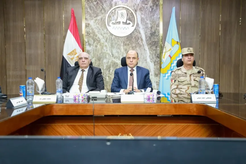 محافظ كفرالشيخ يترأس اجتماع لجنة الإدارة المتكاملة للسواحل الشمالية لبحث إجراءات حماية الشريط الساحلي ودعم التكيف مع التغيرات المناخية