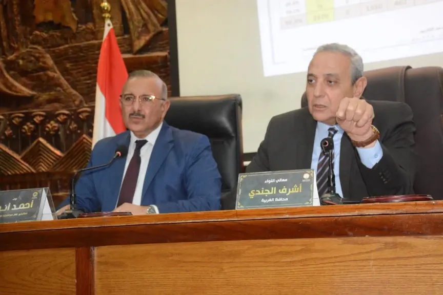 محافظ الغربية يوجه بتيسير إجراءات تراخيص البناء وضبط منظومة الخدمات العمرانية