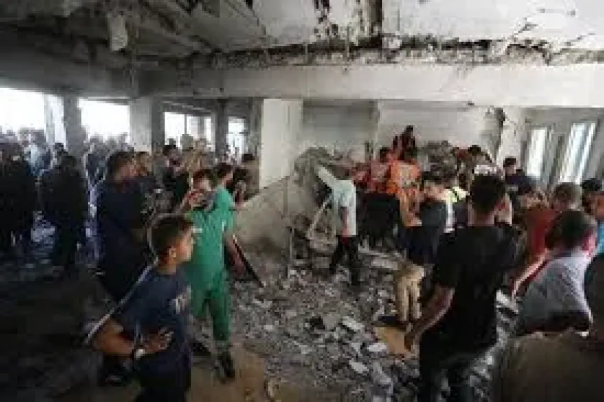 دماء في ظل الهدنة.. استهداف مدرسة تؤوي نازحين في غزة بطائرة مُسيّرة إسرائيلية