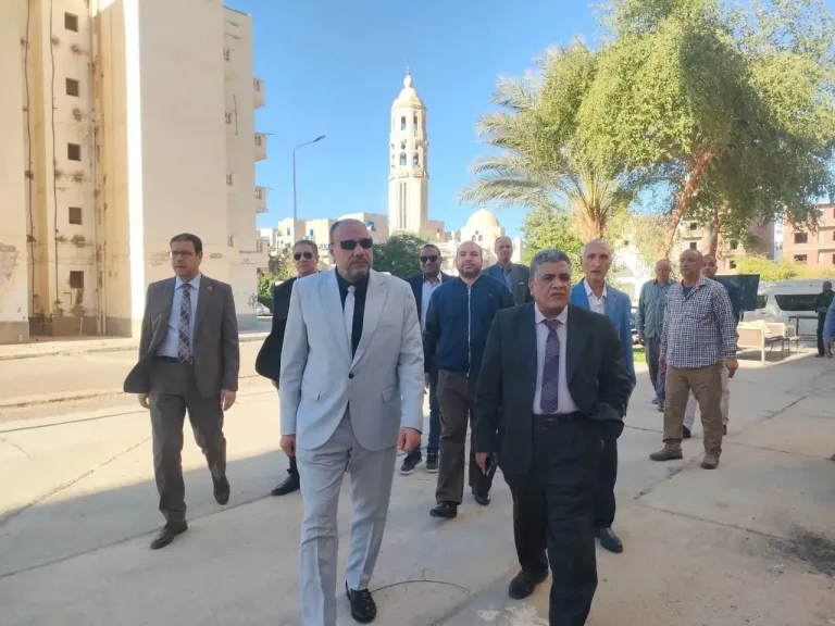 نائب رئيس جامعة الأزهر يتفقد المدينة الجامعية بطيبة الأقصر لمتابعة انتظام الخدمات