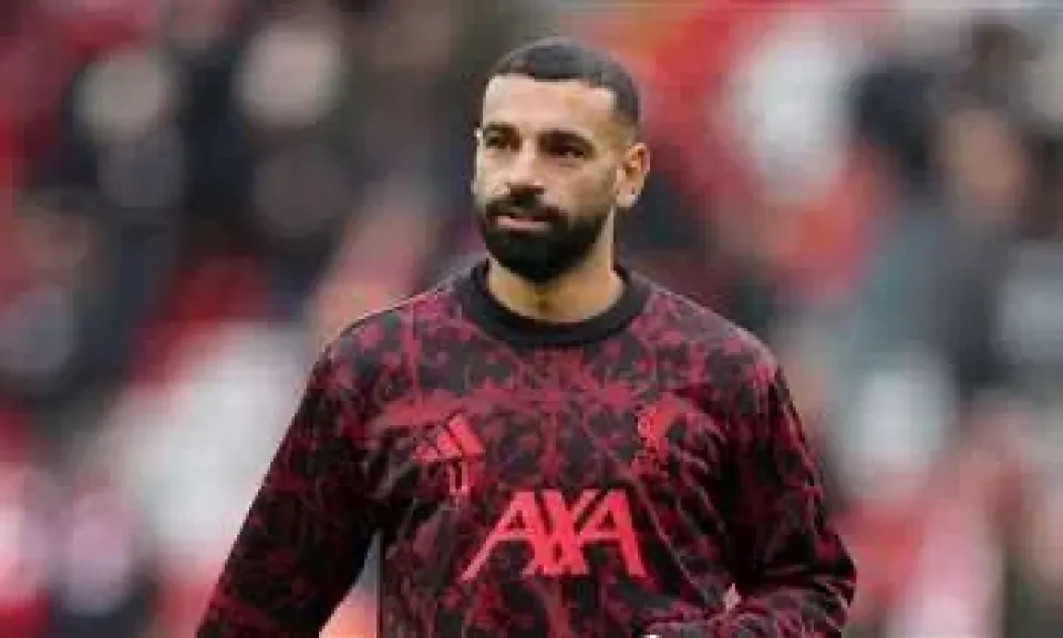 محمد صلاح مع مجدي يعقوب: أكثر ما يسعدني نظرة الناس في مصر لي بفخر