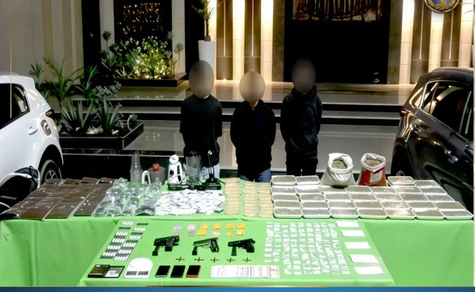 اكتشاف عالم مظلم داخل الموبايل.. سقوط عصابة خطرة تبيع المخدرات بـ«قائمة أسعار» وجروبات سرية