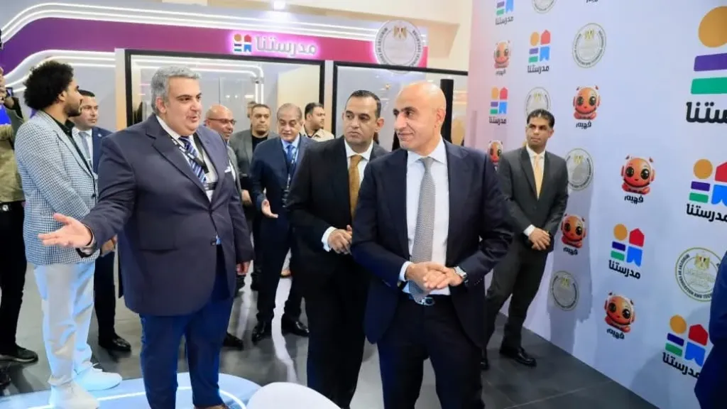 وزير التعليم يتفقد جناح ”مدرستنا” في معرض ”Cairo ICT”...صور