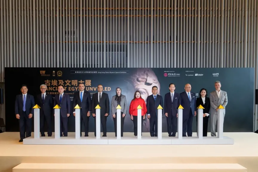 نائب وزير السياحة والآثار والأمين العام للمجلس الأعلى للآثار يفتتحان معرض ”مصر القديمة تكشف عن نفسها: كنوز من المتاحف المصرية” بمتحف قصر هونج كونج بجمهورية الصين الشعبية