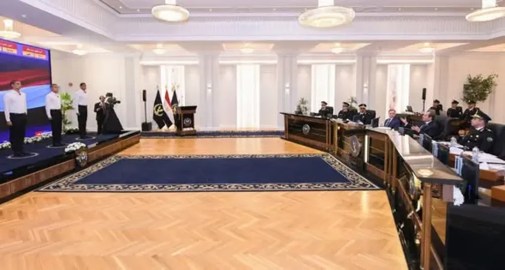 الرئيس السيسي للشعب المصري: علينا أن نكون مدركين للأفكار العامة لمعظم ما يُحيط بنا