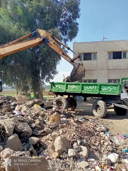 استجابة فورية لشكاوى الأهالي.. حملة تطهير كبرى لإزالة التلوث من ترعة البندرة بالسنطة