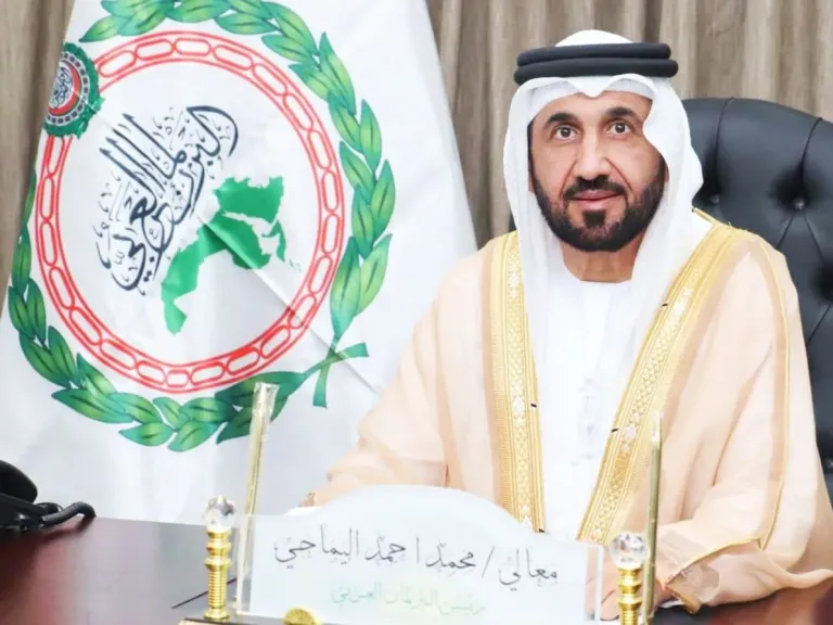 رئيس البرلمان العربي يهنئ سلطنة عمان بمناسبة العيد الوطني الـ 55