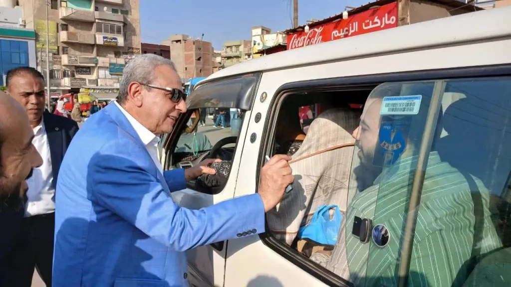 محافظ الغربية يقوم بجولة مفاجئة بكفر الزيات لمتابعة المشروعات والخدمات