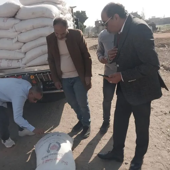 مداهمات مفاجئة تُسقط مخازن السلع المنتهية… وتموين القليوبية: لا تهاون مع المتلاعبين بقوت المواطنين