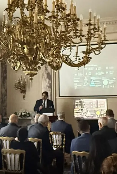 زيارة ناجحة لرئيس المنطقة الاقتصادية لقناة السويس إلى فرنسا